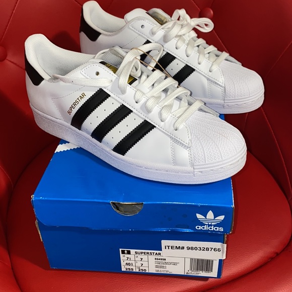 Adidas Original Superstars - Picture 4 of 6